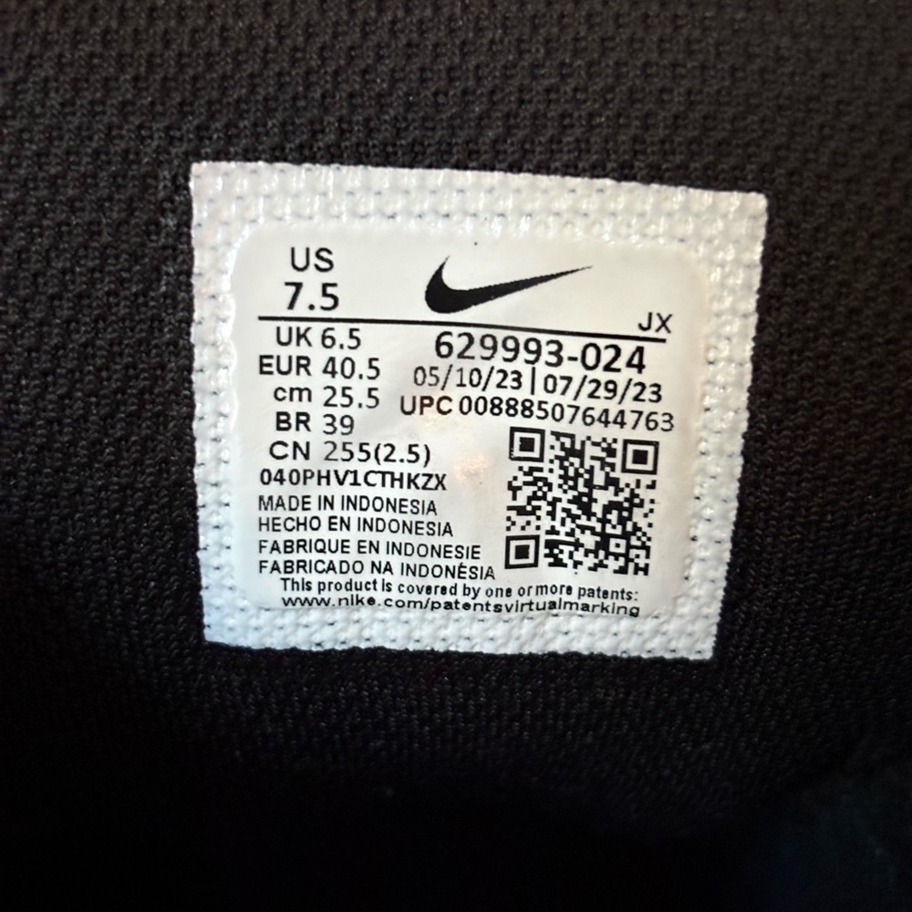 Nike Air Max Men's Black and Gray Sneakers - Picture 7 of 7